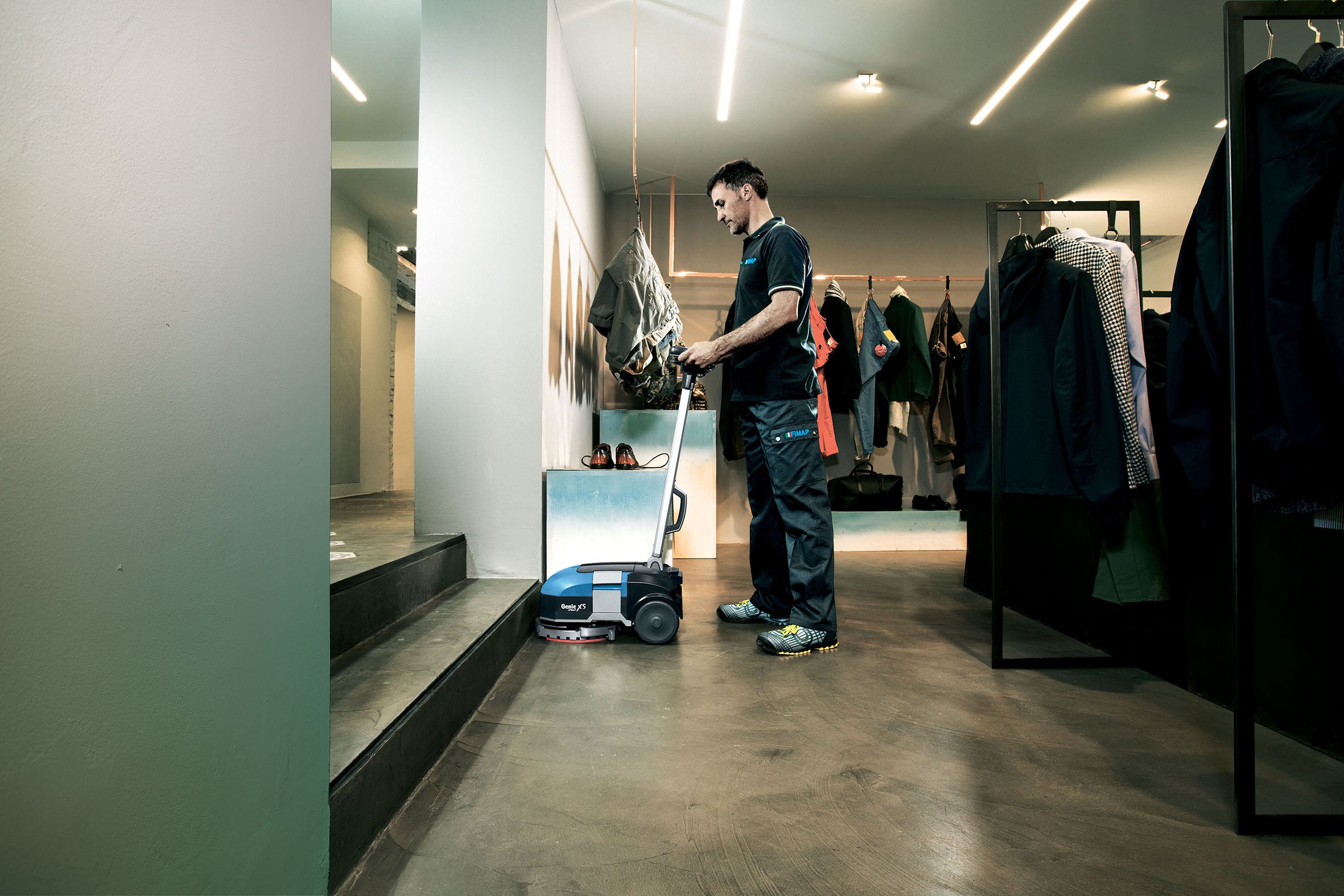 GENIE XS LADEGERÄT STECKER UK MIT PAD-TREIBTELLER