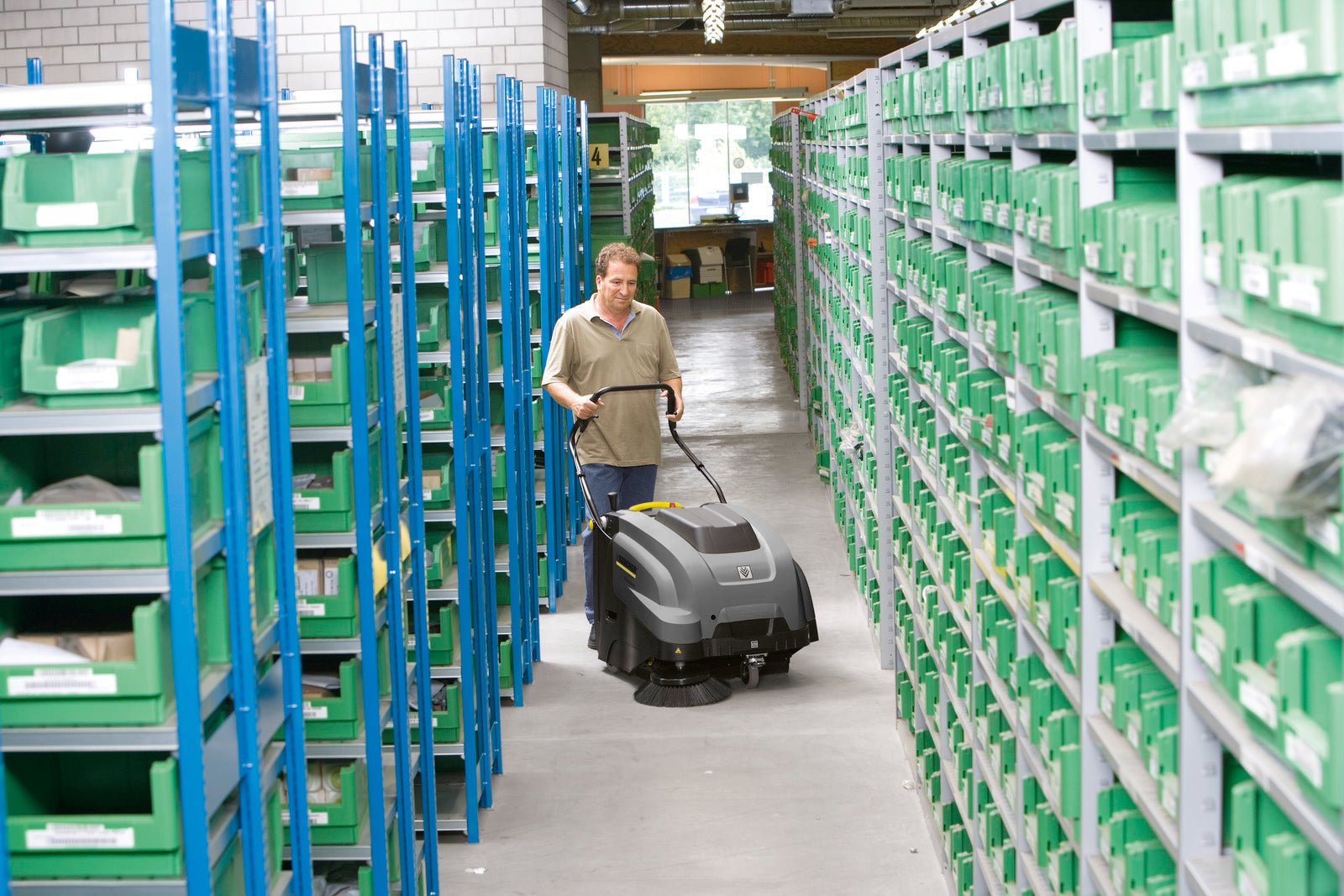 Kehr- und Kehrsaugmaschinen KM 75/40 W BP PACK