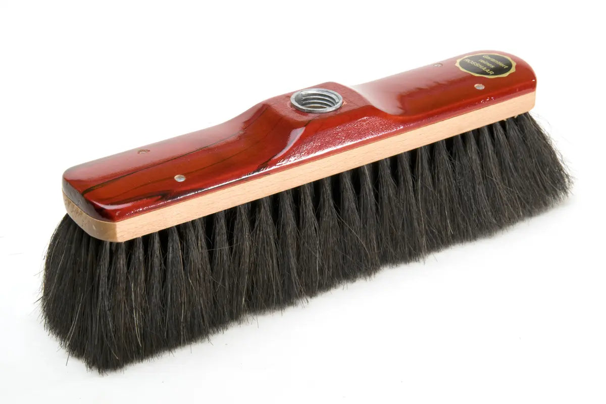 Zimmerbesen mit Naturhaar in Mahagoni-Lackierung
